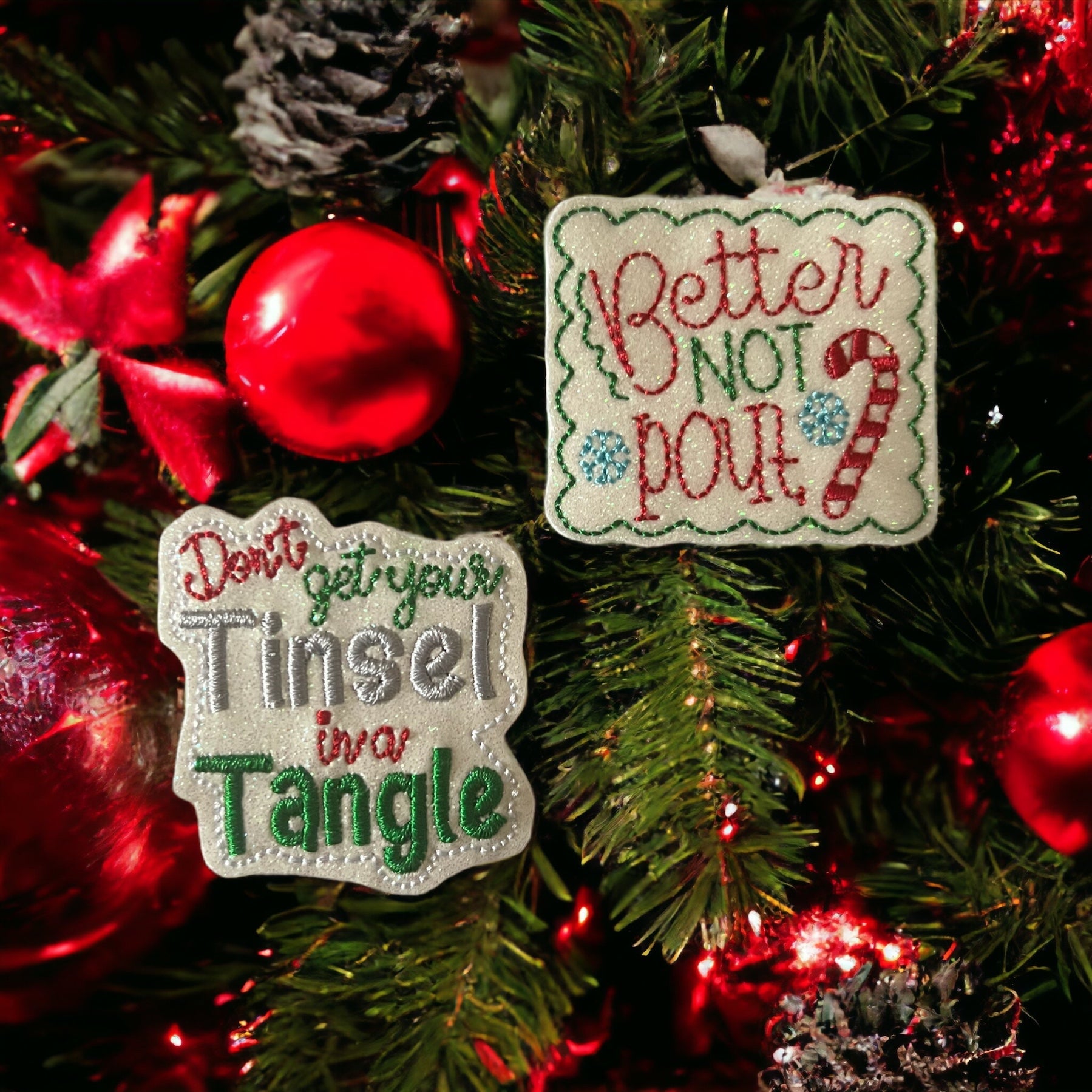 Vinyl Don’t Get Your Tinsel In A Tangle or Better Not Pout Badge Topper + Reel - | Happie Potato Image 2