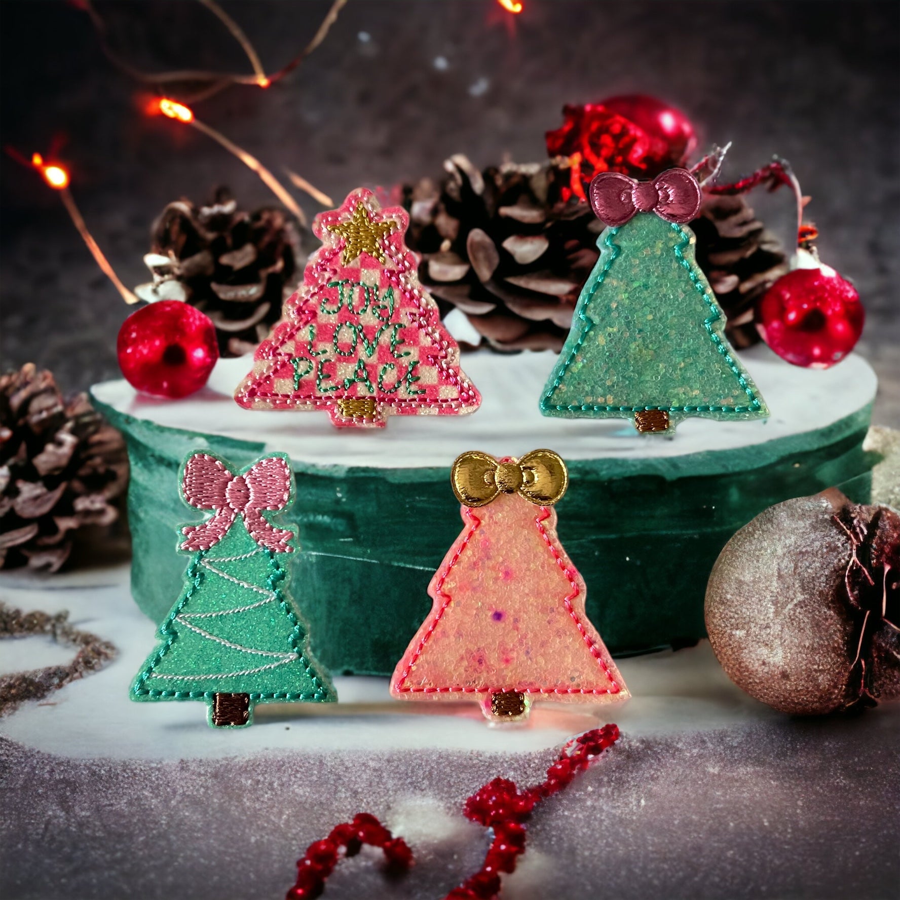 Vinyl Glitter Christmas Tree Badge Topper + Reel - | Happie Potato Image 2