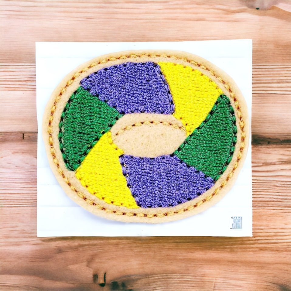 Felt King Cake Badge Topper + Reel - | Happie Potato Image 2