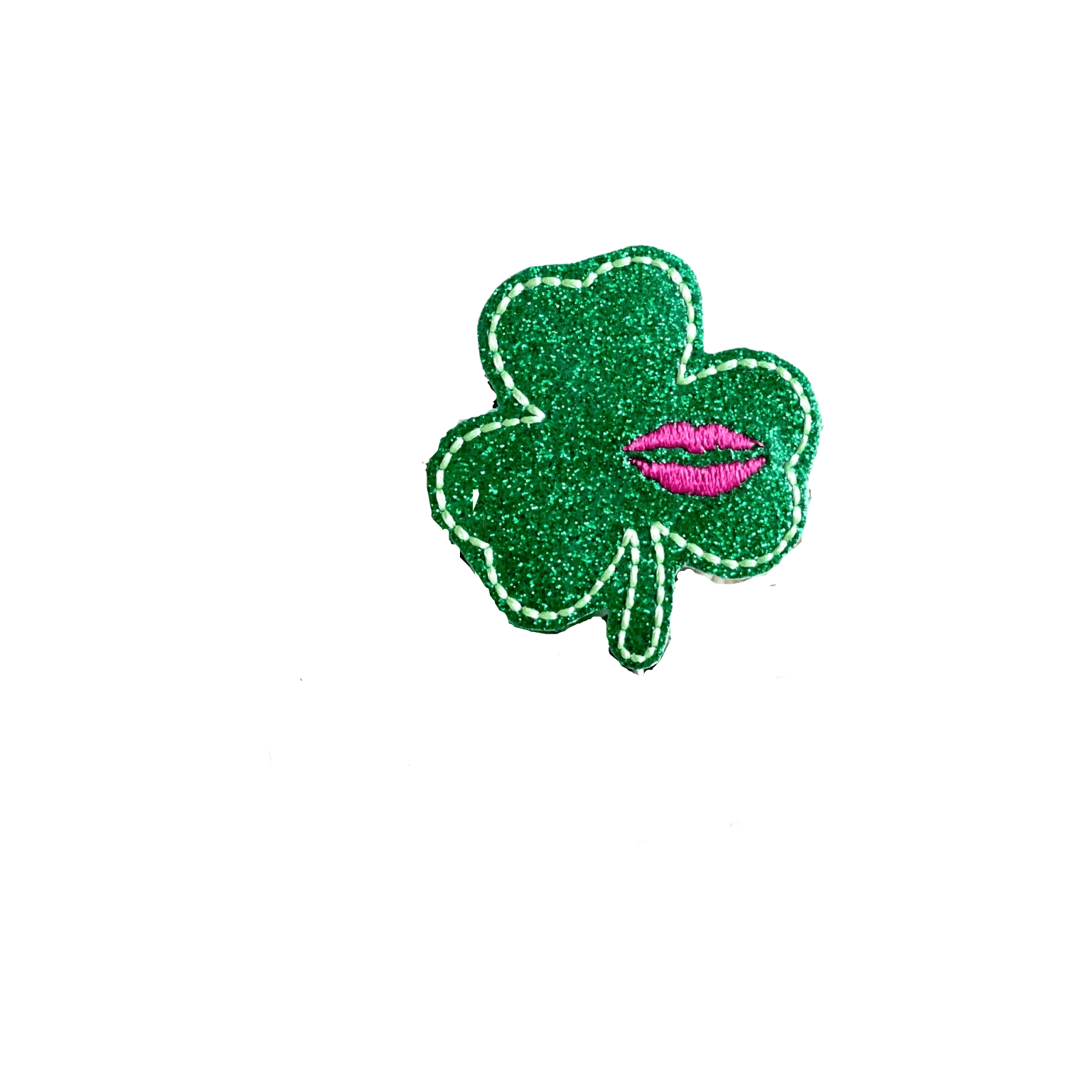 Vinyl Kiss Me I'm Irish Badge Topper + Reel - | Happie Potato Image 1