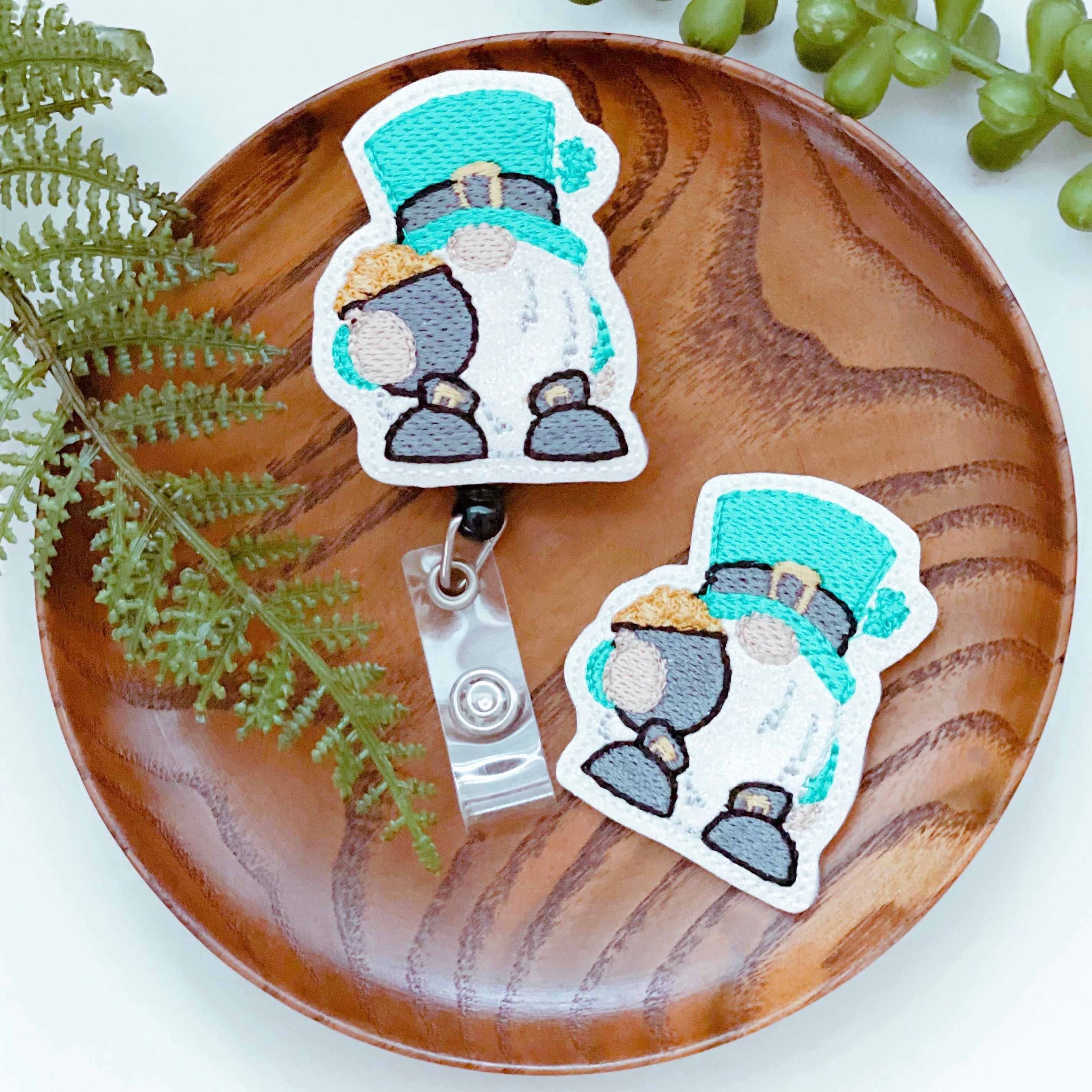 Vinyl Leprechaun With Pot of Gold Badge Topper + Reel - | Happie Potato Image 3