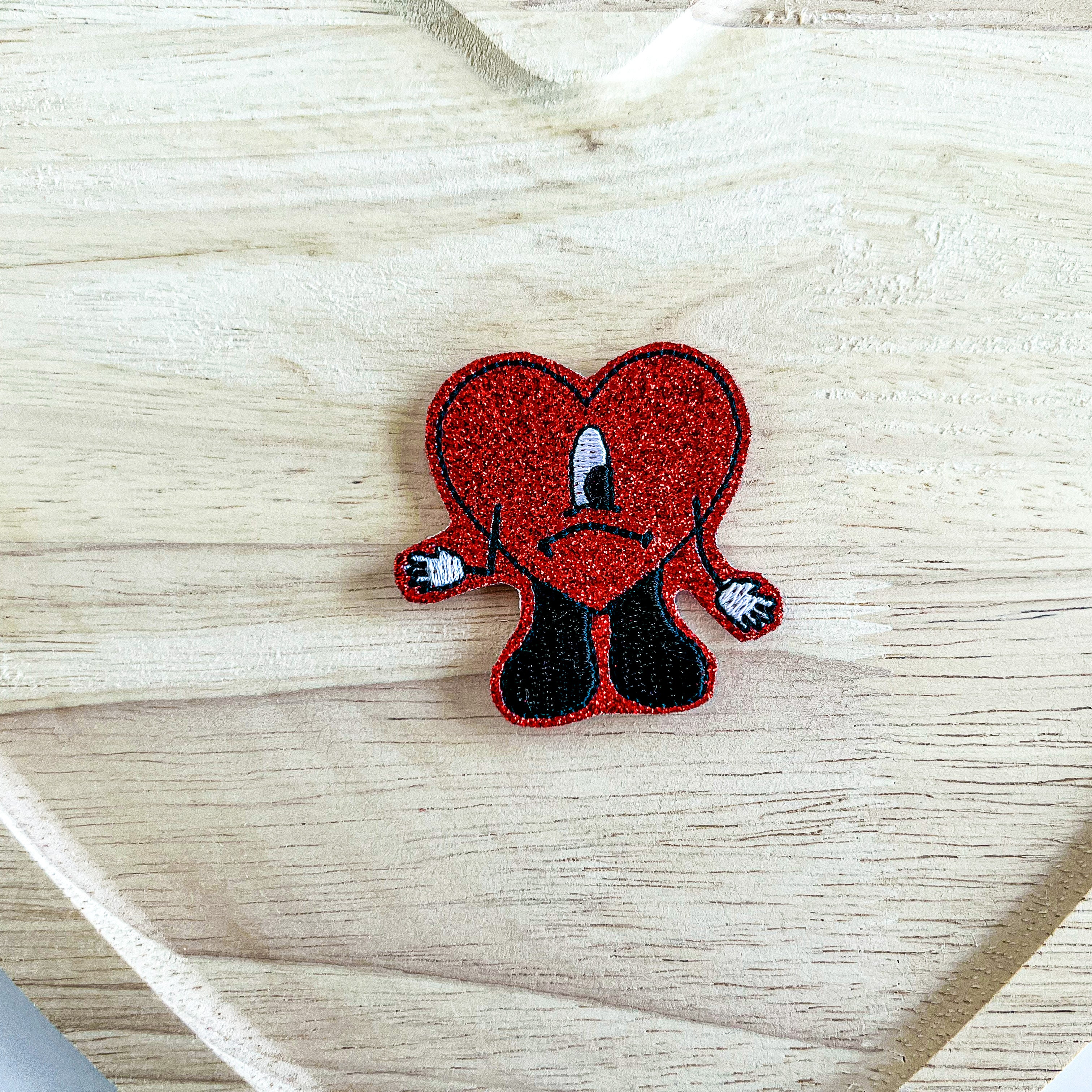 Vinyl Cartoon Un Verano Sin Ti Bad Bunny Badge Topper + Reel - | Happie Potato Image 2