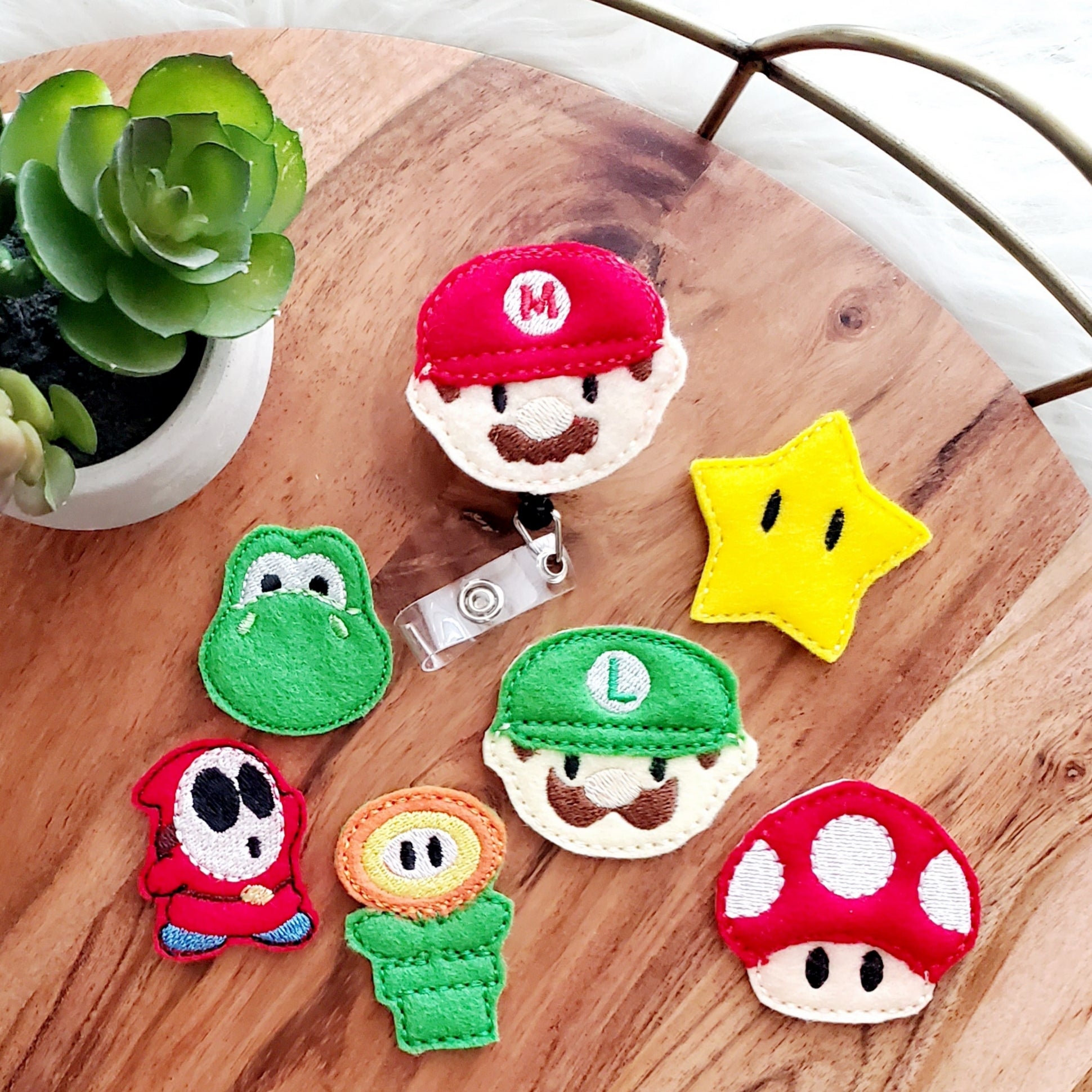 Vinyl Mario Brother's Badge Topper + Reel - | Happie Potato Image 4